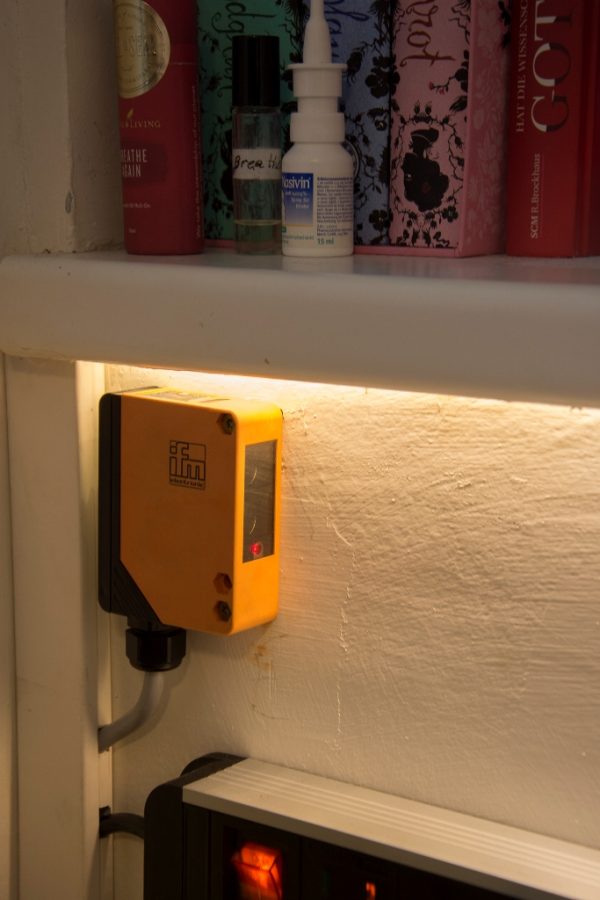 Lichtschranke schaltet Licht – www.wurzelausdrei.at